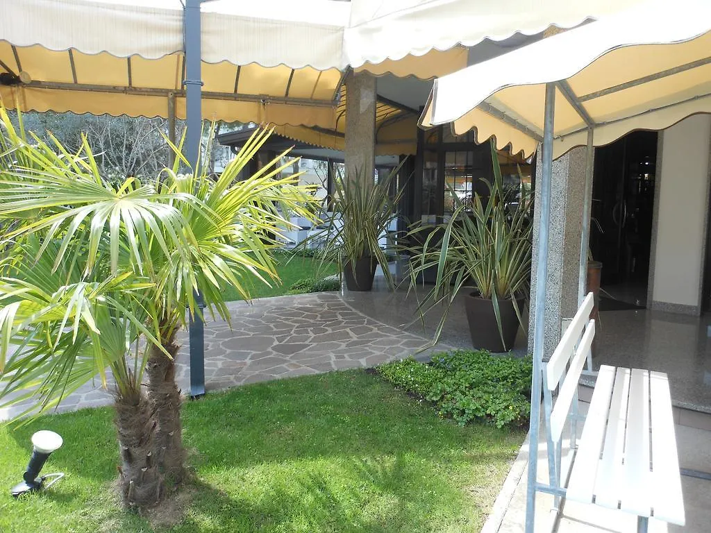 Hotel Jesolo Sand 3*, Лидо-ди-Езоло Италия