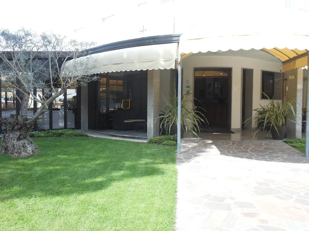 Hotel Jesolo Sand Лидо-ди-Езоло